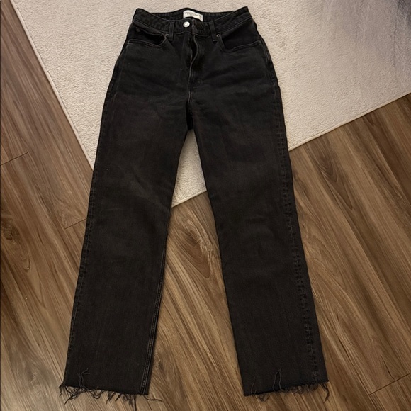 Abercrombie & Fitch Denim - Abercrombie & Fitch Curve Love High Rise 90,s Relaxed Jean Raw Hem